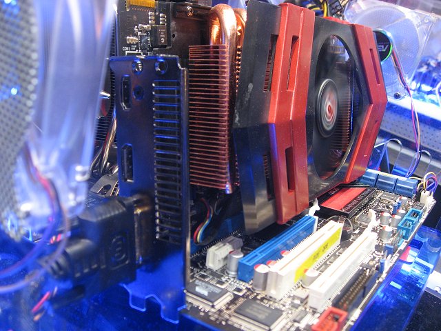 Asus Radeon HD 5970 4GB (3)